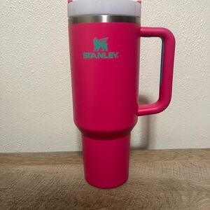 STANLEY Quencher H2.0 FlowState Tumbler 40oz (Passion Pink)